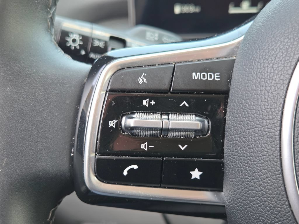 Used 2025 Kia Sorento SX AWD/4WD image 19