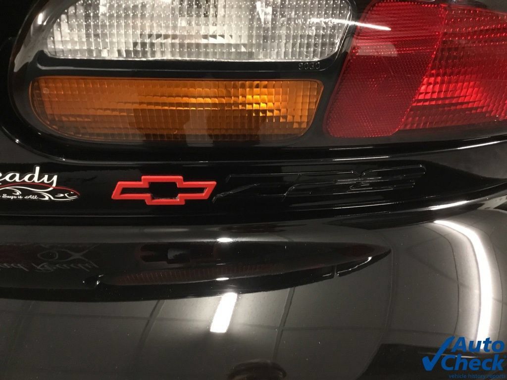 Used 2000 Chevrolet Camaro Z28 w/ Sport Appearance Pkg RWD image 25