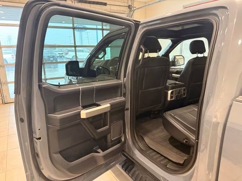 Used 2019 Ford F150 Lariat w/ Equipment Group 502A Luxury AWD/4WD image 15