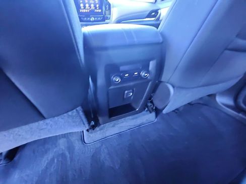 Certified 2021 Chevrolet Traverse LT image 25