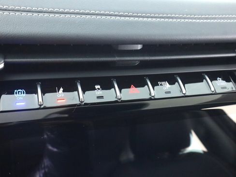 Used 2022 Jeep Grand Cherokee Limited 4xe image 17