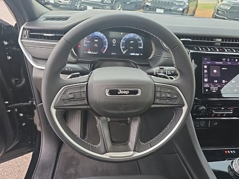 New 2025 Jeep Grand Cherokee 4WD image 23