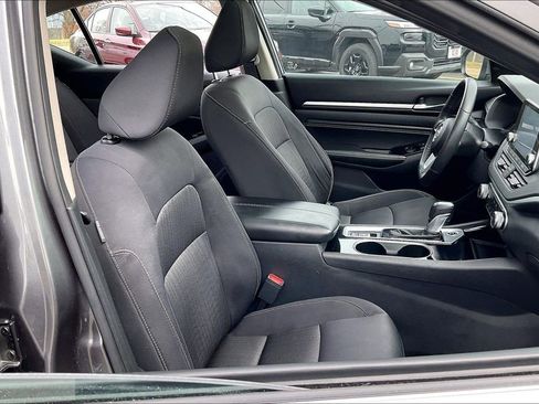 Used 2022 Nissan Altima 2.5 SV w/ SV Premium Package FWD image 7