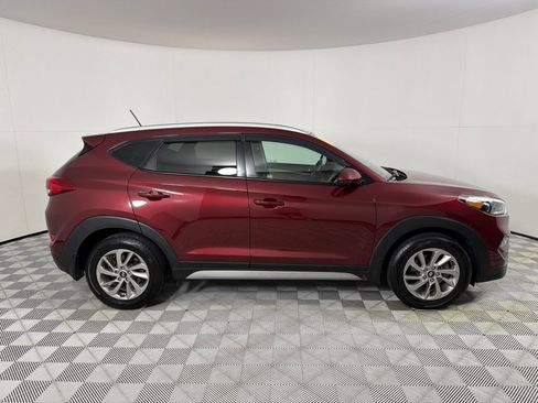 Used 2017 Hyundai Tucson SE AWD/4WD image 4