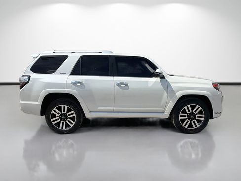 Used 2022 Toyota 4Runner Limited AWD/4WD image 2