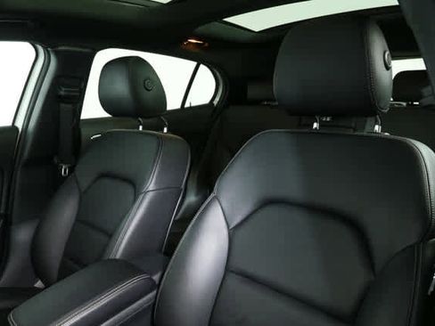 Used 2018 Mercedes-Benz GLA 250 4MATIC image 5