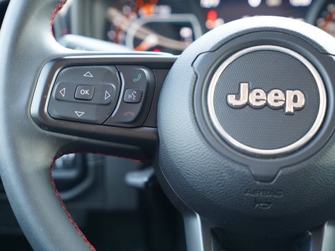 Used 2024 Jeep Wrangler Unlimited Rubicon AWD/4WD image 18