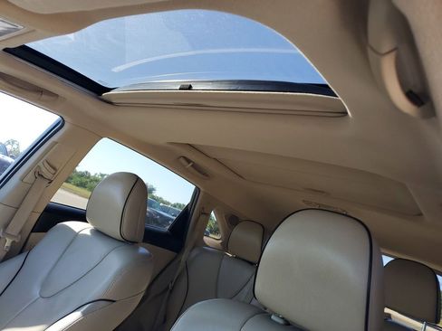 Used 2014 Toyota Venza XLE image 30