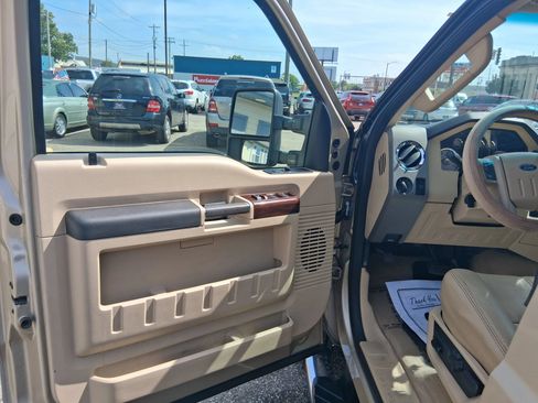 Used 2008 Ford F250 FX4 AWD/4WD image 10