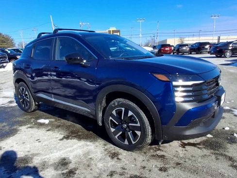 Used 2026 Nissan Kicks SV w/ Charging Package image 2