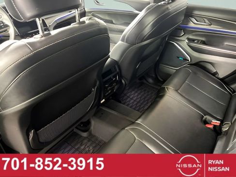 Used 2024 Jeep Grand Cherokee Overland image 28