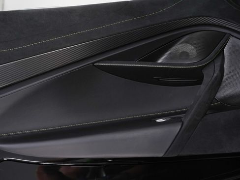 Used 2024 McLaren 750S Spider RWD image 47