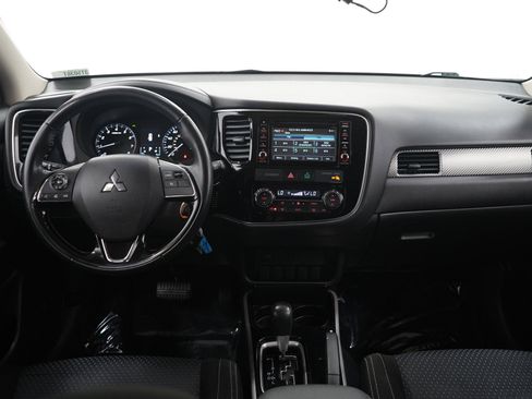 Used 2017 Mitsubishi Outlander ES FWD image 16