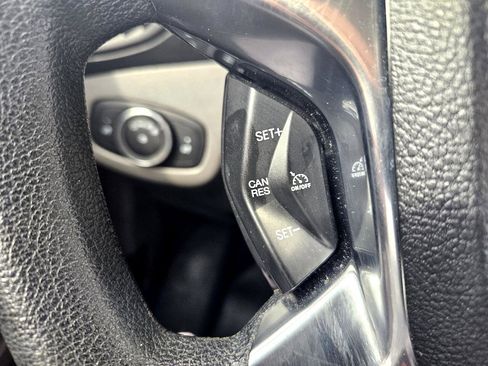 Used 2022 Ford Transit Connect XL image 55