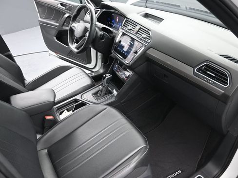 Used 2024 Volkswagen Tiguan SE R-Line FWD image 27