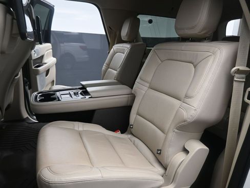 Used 2021 Lincoln Navigator L Reserve w/ Luxury Package image 14