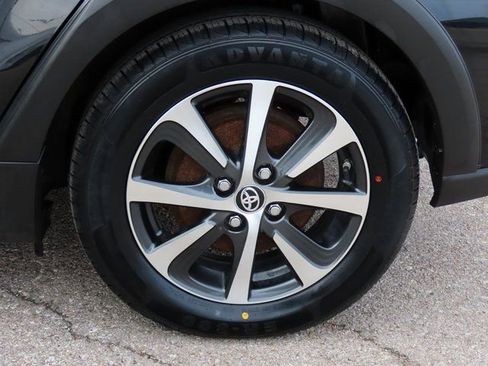 Used 2018 Toyota Prius C Three image 42