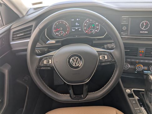 Used 2021 Volkswagen Jetta SE w/ SE Cold Weather Package FWD image 24