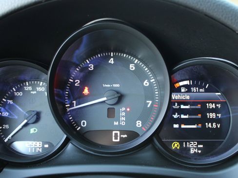 Certified 2024 Porsche Macan image 17