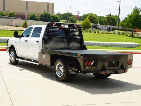 Used 2024 RAM 3500 Tradesman w/ Chrome Appearance Group AWD/4WD image 3