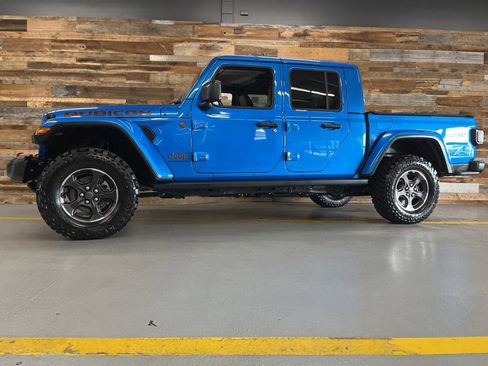 Used 2023 Jeep Gladiator Rubicon w/ LED Lighting Group AWD/4WD image 17