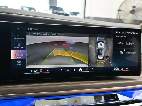 Used 2025 BMW 740i xDrive AWD/4WD image 19