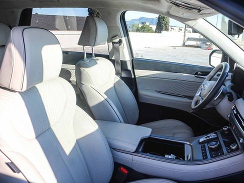 Used 2023 Hyundai Palisade Calligraphy image 17
