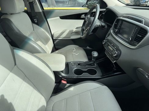 Certified 2020 Kia Sorento SX image 10