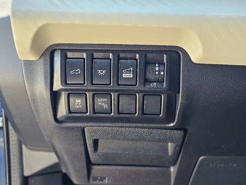 Used 2021 Subaru Ascent Premium w/ Convenience Package image 30