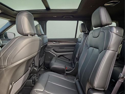 New 2026 Jeep Grand Cherokee L Limited image 11