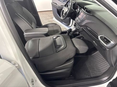Used 2023 Chevrolet TrailBlazer LT FWD image 32