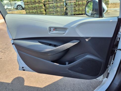 Certified 2025 Toyota Corolla LE FWD image 18