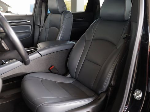 Used 2023 Buick Enclave Essence w/ Sport Touring Edition image 21