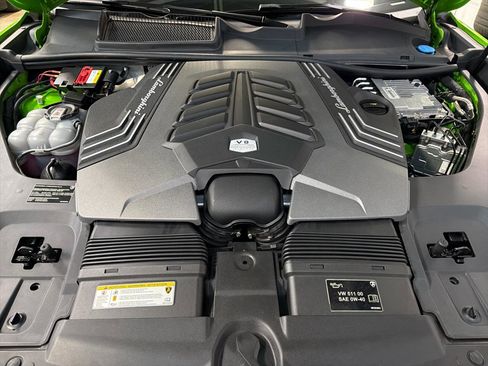 Used 2022 Lamborghini Urus AWD/4WD image 28