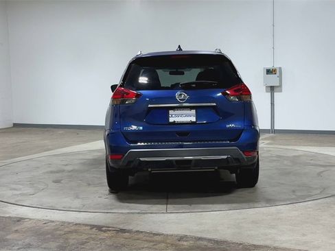 Used 2017 Nissan Rogue SV w/ SV Premium Package image 7