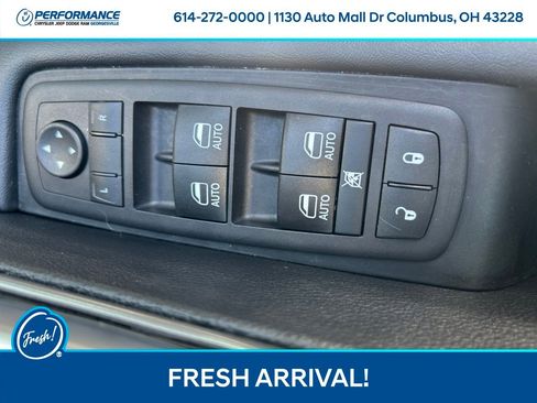 Used 2025 Chrysler Pacifica Select FWD image 13