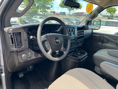 Used 2025 Chevrolet Express 2500 LT w/ LT Preferred Equipment Group RWD image 18