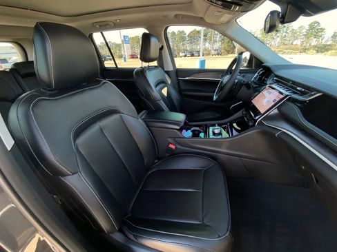 Used 2022 Jeep Grand Cherokee Limited 4xe image 13