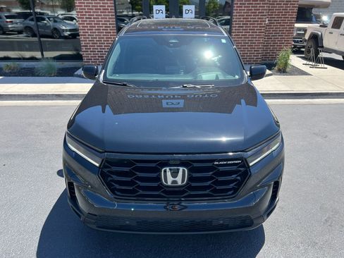 Used 2025 Honda Pilot Black Edition image 9