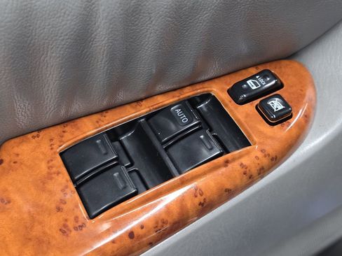 Used 2007 Toyota Sienna XLE image 27