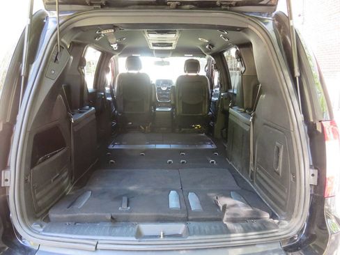 Used 2014 Chrysler Town & Country S FWD image 25