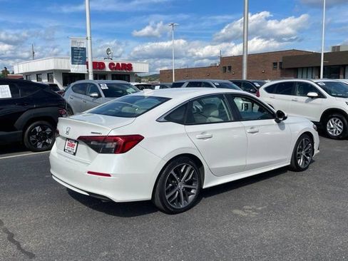 Used 2023 Honda Civic Touring image 3