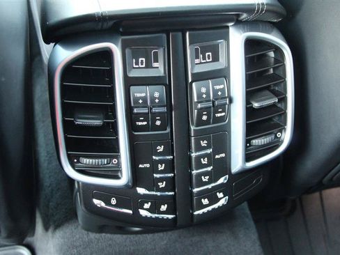 Used 2018 Porsche Cayenne GTS AWD/4WD image 37