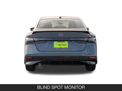 New 2026 Nissan Sentra SR w/ Floor Mat Package FWD image 9