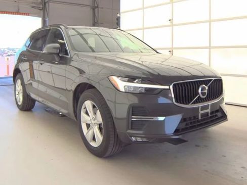 Used 2022 Volvo XC60 B5 Momentum AWD/4WD image 2