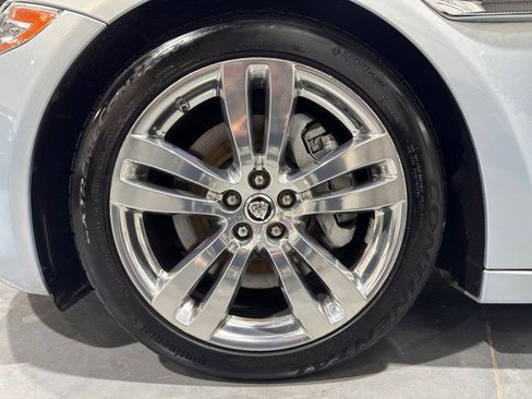 Used 2014 Jaguar XJ L Portfolio RWD image 19