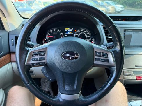 Used 2013 Subaru Outback 3.6R Limited w/ Moonroof Pkg AWD/4WD image 16