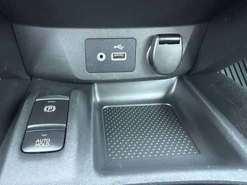 Used 2019 Nissan Rogue SV w/ Premium Package FWD image 27