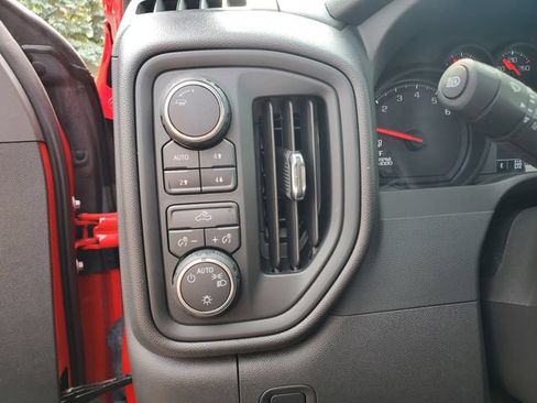 Certified 2025 Chevrolet Silverado 1500 Custom Trail Boss w/ LPO, Dark Essentials Package AWD/4WD image 24