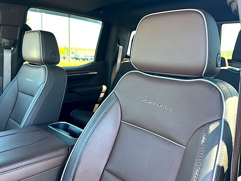Used 2024 GMC Sierra 1500 Denali w/ Denali Reserve Package AWD/4WD image 14